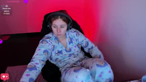 Bonnie Help me reach 500 likes online show from 03/29/26, 06:30