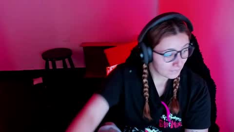 Bonnie Help me reach 500 likes online show from 04/13/26, 06:46