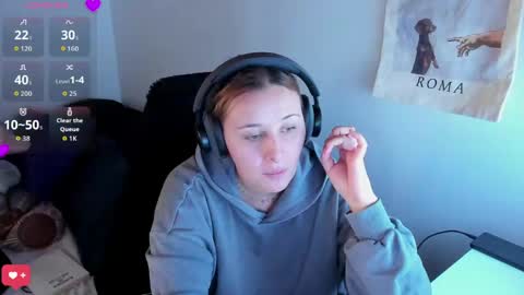 Bonnie Help me reach 500 likes online show from 04/21/26, 06:34