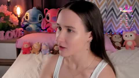 Snapshot of bonniedry chatting on 09/23/25, 01:08 Emma online show from 09/23/25, 01:08