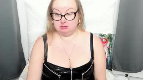 Bonnie online show from 11/05/25, 05:29