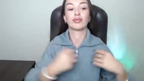 Bonnie online show from 12/02/25, 08:08