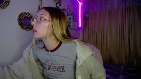 Snapshot of bonny_clyde_xx_ chatting on 12/10/24, 07:58 Soffy Brooks Independent model online show from 12/10/24, 07:58