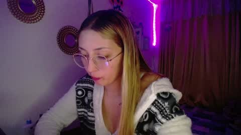 Snapshot of bonny_clyde_xx_ chatting on 12/12/24, 05:42 Soffy Brooks Independent model online show from 12/12/24, 05:42