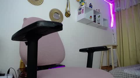 Snapshot of bonny_clyde_xx_ chatting on 01/04/25, 07:13 Soffy Brooks Independent model online show from 01/04/25, 07:13