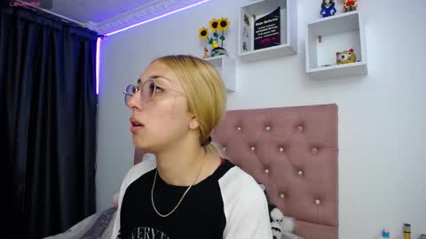 Snapshot of bonny_clyde_xx_ chatting on 09/27/25, 07:46 Soffy Brooks Independent model online show from 09/27/25, 07:46