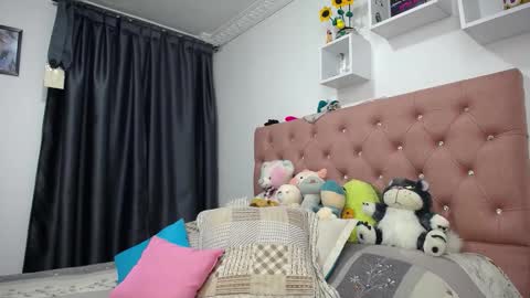 Snapshot of bonny_clyde_xx_ chatting on 10/06/25, 04:10 Soffy Brooks Independent model online show from 10/06/25, 04:10