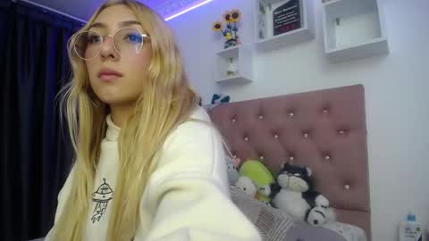 Snapshot of bonny_clyde_xx_ chatting on 10/09/25, 04:32 Soffy Brooks Independent model online show from 10/09/25, 04:32