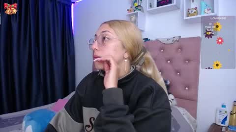 Snapshot of bonny_clyde_xx_ chatting on 12/14/25, 03:12 Soffy Brooks Independent model online show from 12/14/25, 03:12