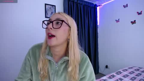 Soffy Brooks Independent model online show from 04/23/26, 04:35