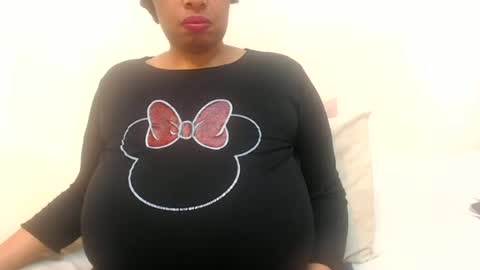 Snapshot of boobyqueen24 chatting on 07/09/26, 11:25 boobyqueen online show from 07/09/26, 11:25