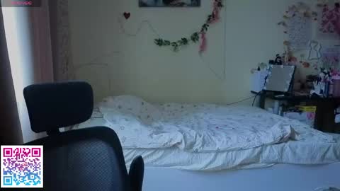 Snapshot of booozekirs_ chatting on 06/10/26, 02:56 Milena online show from 06/10/26, 02:56