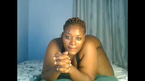 Snapshot of booty_panther chatting on 10/07/25, 03:58 sandrah online show from 10/07/25, 03:58