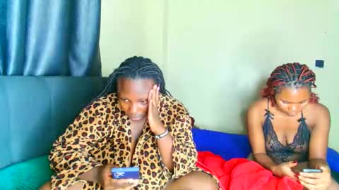 Snapshot of bootylicious_1_ chatting on 10/12/25, 09:25 vee online show from 10/12/25, 09:25