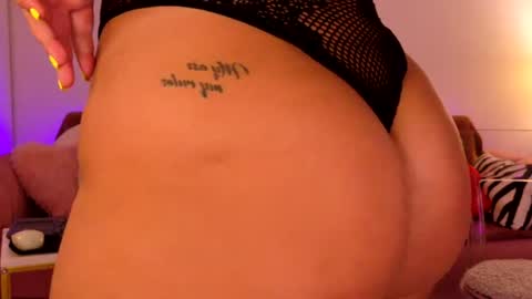 Snapshot of bootyliciousbunny chatting on 07/19/26, 09:29 bootyliciousbunny online show from 07/19/26, 09:29