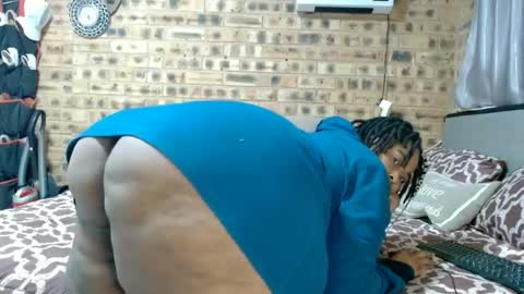 Snapshot of bootytwerkxxx chatting on 07/12/26, 04:47 bootytwerkxxx online show from 07/12/26, 04:47