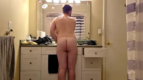 Snapshot of bootywhoknows chatting on 03/22/26, 02:15 bootywhoknows online show from 03/22/26, 02:15