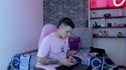 Snapshot of booyhott_ chatting on 01/07/26, 07:27 booyhott_ online show from 01/07/26, 07:27