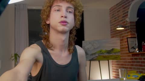 Snapshot of boream_ chatting on 01/30/25, 12:18 Bream online show from 01/30/25, 12:18