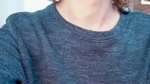 Snapshot of boream_ chatting on 02/25/25, 10:18 Bream online show from 02/25/25, 10:18