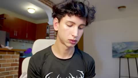 Snapshot of boream_ chatting on 09/17/25, 12:07 Bream online show from 09/17/25, 12:07