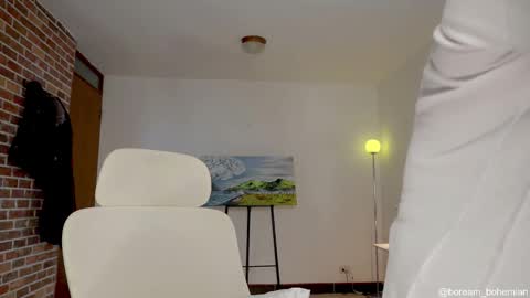 Snapshot of boream_ chatting on 10/18/25, 01:34 Bream online show from 10/18/25, 01:34