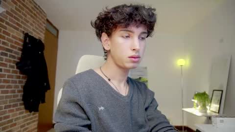 Snapshot of boream_ chatting on 10/31/25, 01:34 Bream online show from 10/31/25, 01:34