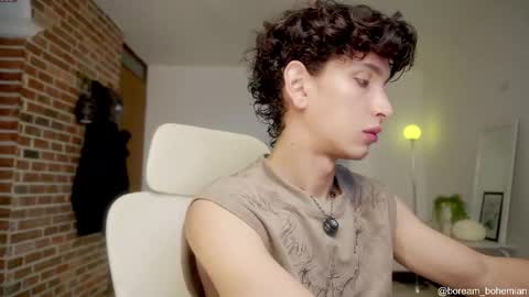 Snapshot of boream_ chatting on 11/06/25, 11:33 Bream online show from 11/06/25, 11:33