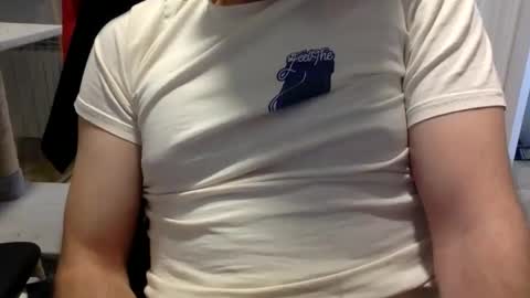 Snapshot of borjajrob chatting on 10/16/25, 12:33 Pepefon online show from 10/16/25, 12:33