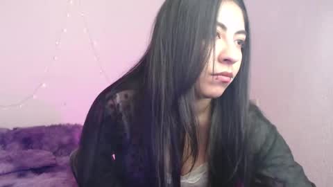 Snapshot of bornontitanbutdiedonearth chatting on 05/05/26, 03:58 Alicia online show from 05/05/26, 03:58