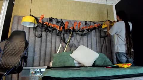 Snapshot of bossdominator1 chatting on 10/29/25, 03:31 Boss online show from 10/29/25, 03:31