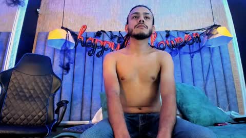 Snapshot of bossdominator1 chatting on 10/30/25, 04:03 Boss online show from 10/30/25, 04:03