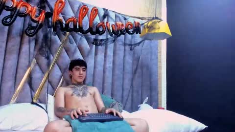 Snapshot of bossdominator1 chatting on 10/30/25, 06:30 Boss online show from 10/30/25, 06:30