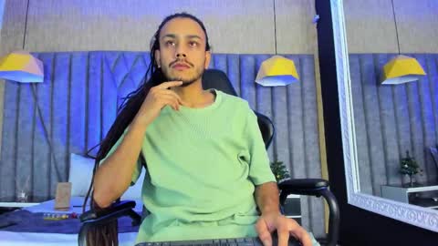 Snapshot of bossdominator1 chatting on 12/14/25, 03:56 Boss online show from 12/14/25, 03:56