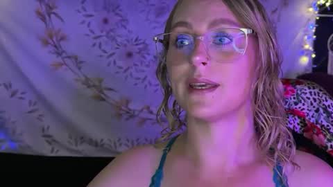 Snapshot of bossmomma chatting on 10/09/25, 02:04 BossMom online show from 10/09/25, 02:04