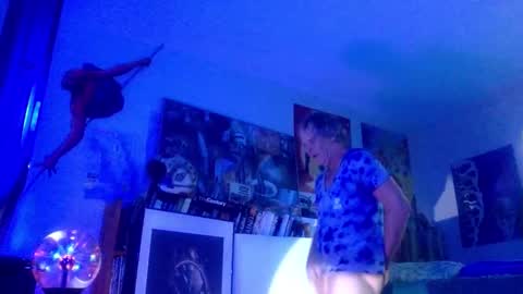 Bottomboo7 online show from 10/25/25, 12:02