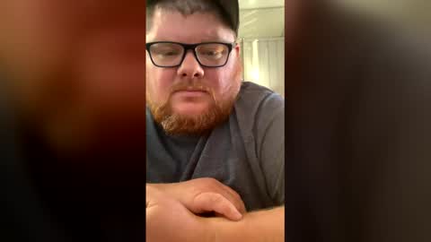 Snapshot of bottomfill chatting on 03/31/26, 12:38 bottomfill online show from 03/31/26, 12:38