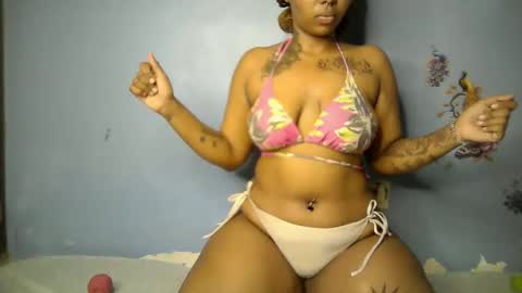 botty_queen online show from 04/17/26, 11:19