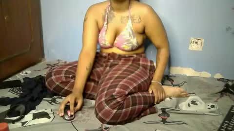 botty_queen online show from 04/20/26, 06:16