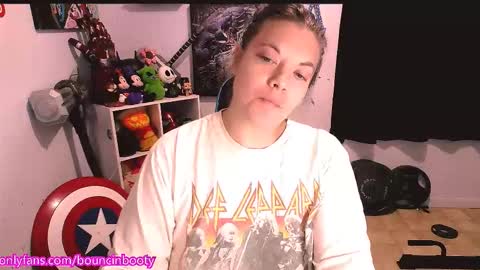 Snapshot of bouncinbooty chatting on 10/20/25, 03:18 Pumpkin Butt online show from 10/20/25, 03:18