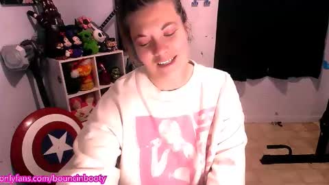 Snapshot of bouncinbooty chatting on 10/31/25, 04:13 Pumpkin Butt online show from 10/31/25, 04:13