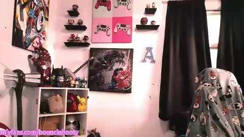 Snapshot of bouncinbooty chatting on 05/23/26, 04:44 Pumpkin Butt online show from 05/23/26, 04:44