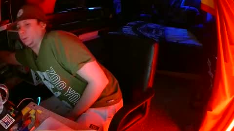 Bowerboi1217 online show from 11/22/25, 04:00