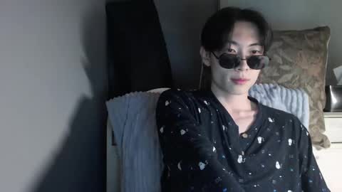 Snapshot of boxman556990 chatting on 12/13/24, 01:33 boxman556990 online show from 12/13/24, 01:33