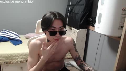 Snapshot of boxman556990 chatting on 10/24/25, 07:10 boxman556990 online show from 10/24/25, 07:10