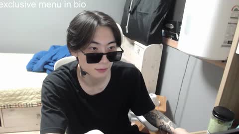 Snapshot of boxman556990 chatting on 10/29/25, 12:35 boxman556990 online show from 10/29/25, 12:35