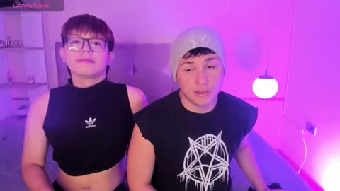 boy2boy_aheat online show from 10/11/25, 12:26
