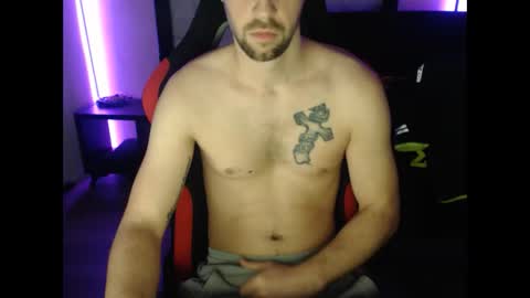 boy_t0y89 online show from 01/13/25, 05:55