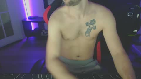 boy_t0y89 online show from 02/05/25, 07:29