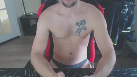 boy_t0y89 online show from 02/07/25, 11:23